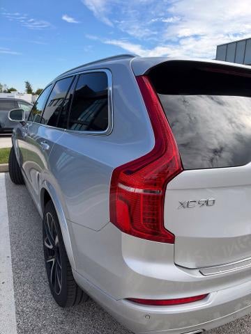 2021 Volvo XC90 T6 AWD Momentum 7P