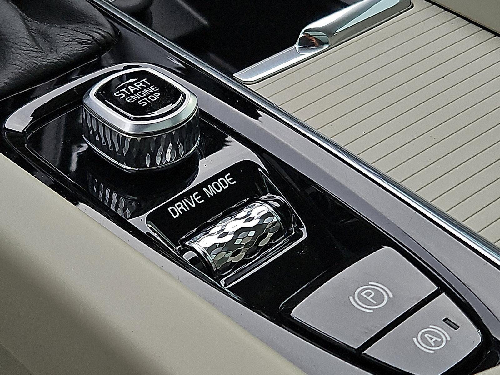 2020 Volvo XC60 T6 AWD Momentum