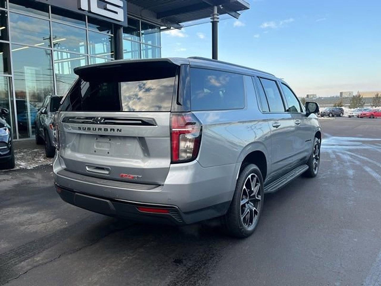2023 Chevrolet Suburban 4WD RST
