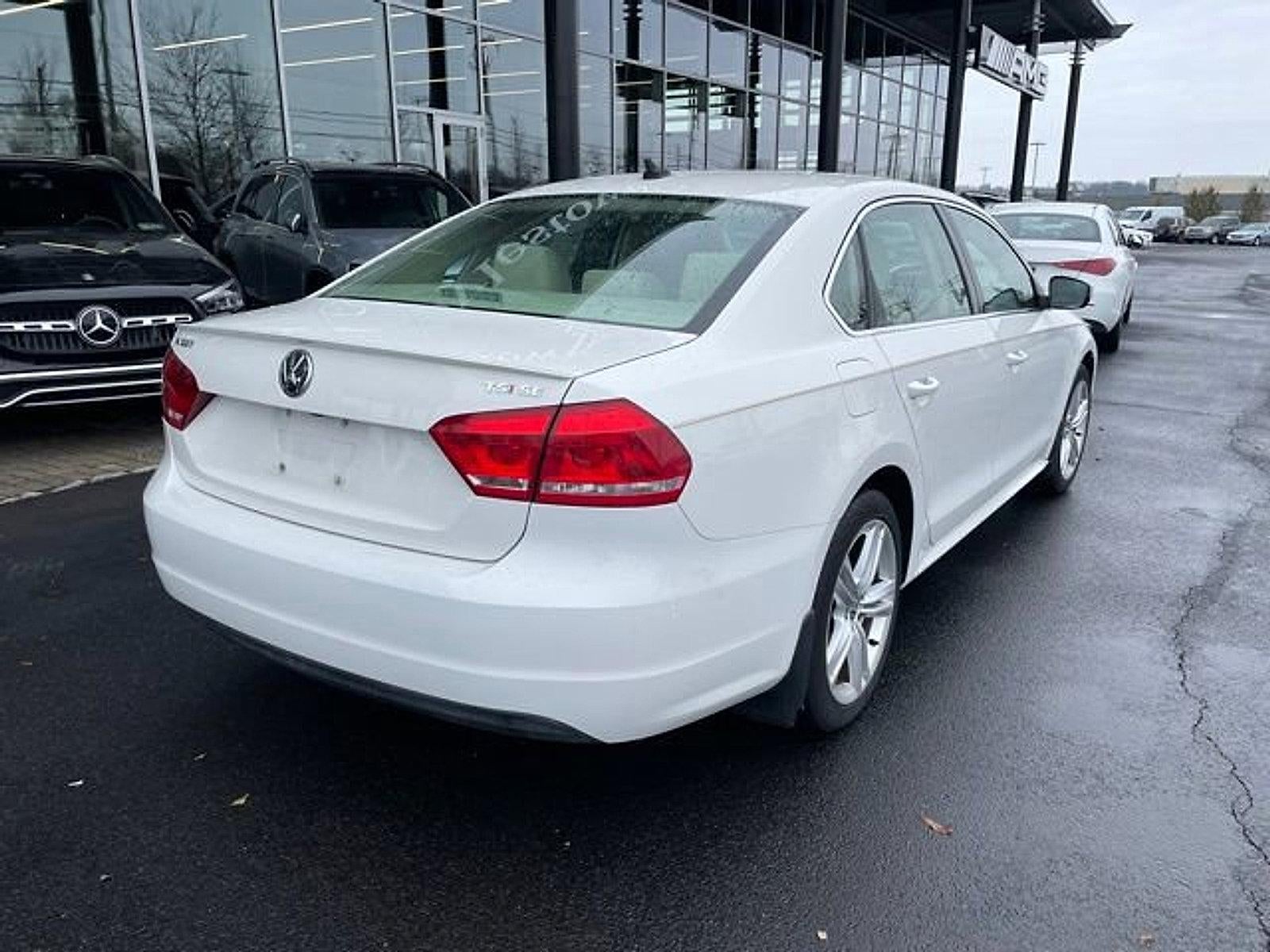 2014 Volkswagen Passat 4dr Sdn 1.8T Auto SE PZEV