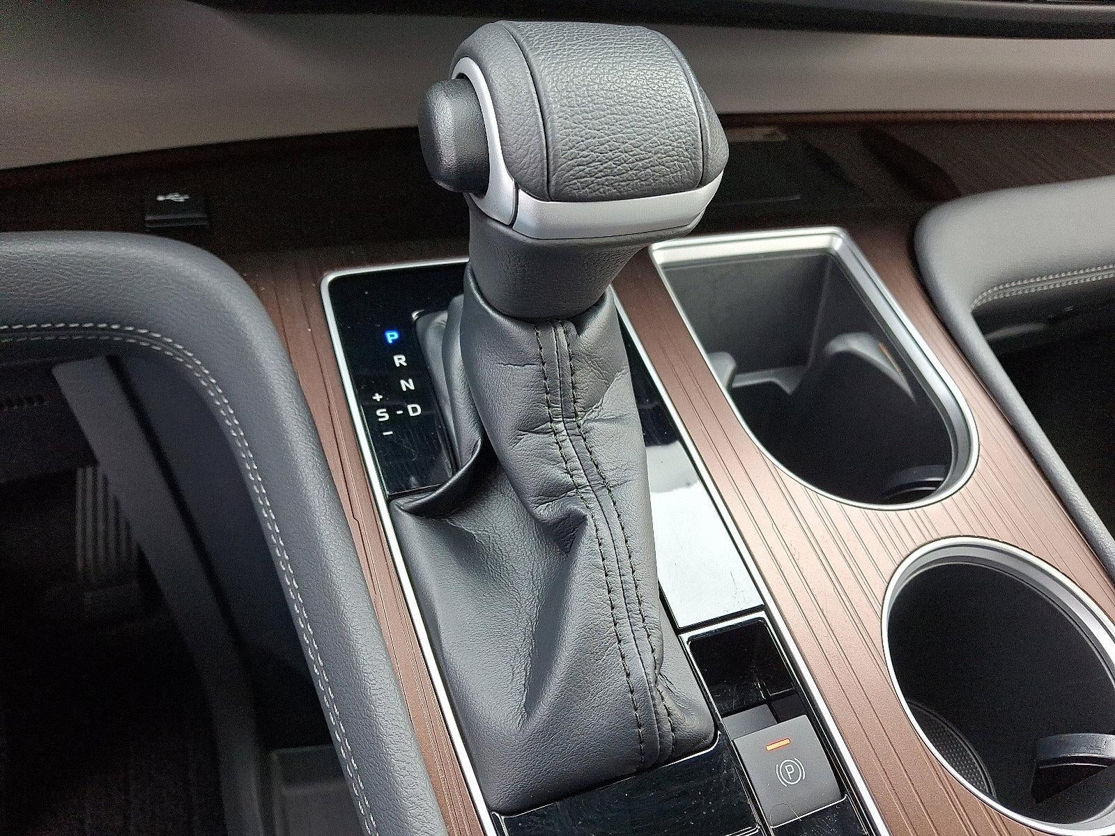 2023 Toyota Sienna XLE FWD 7-Passenger (Natl)