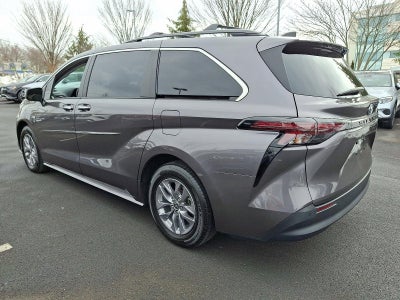 2023 Toyota Sienna XLE FWD 7-Passenger (Natl)