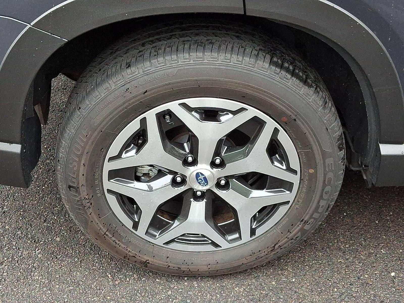 2023 Subaru Forester Premium CVT