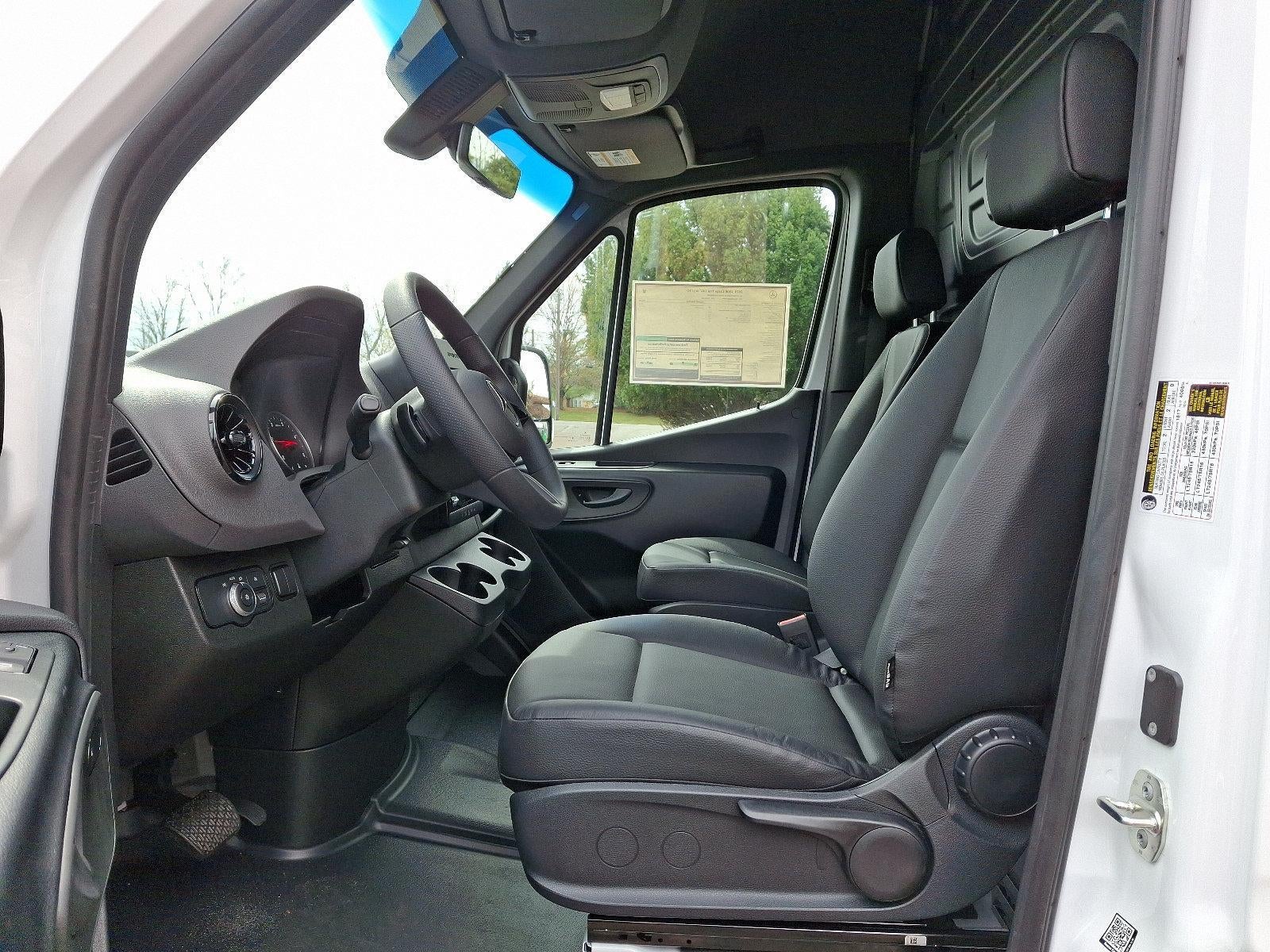 2025 Mercedes-Benz Sprinter Cargo Van 2500 Standard Roof I4 Diesel 144" RWD