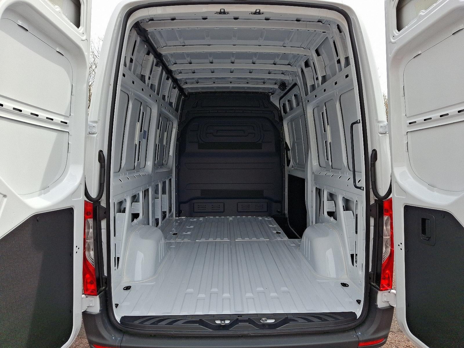 2025 Mercedes-Benz Sprinter Cargo Van 2500 Standard Roof I4 Diesel 144" RWD