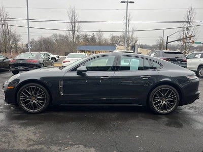 2022 Porsche Panamera RWD