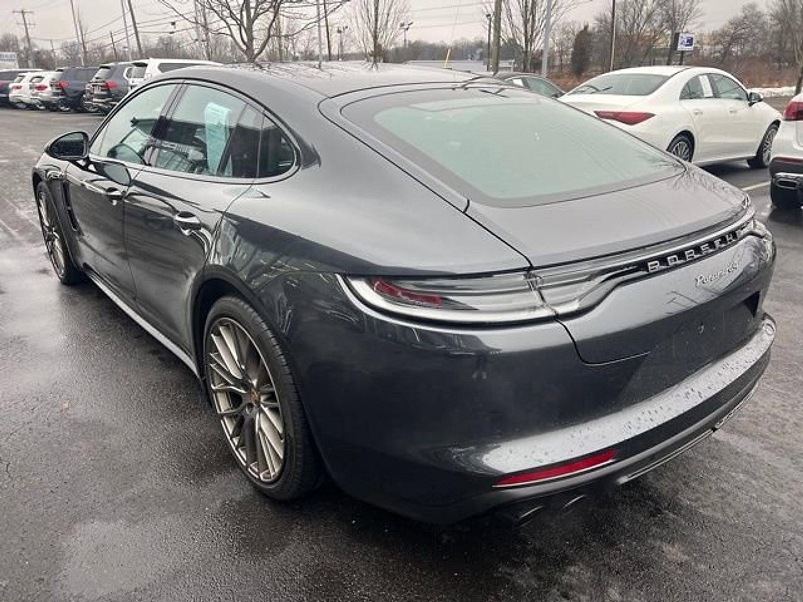 2022 Porsche Panamera RWD