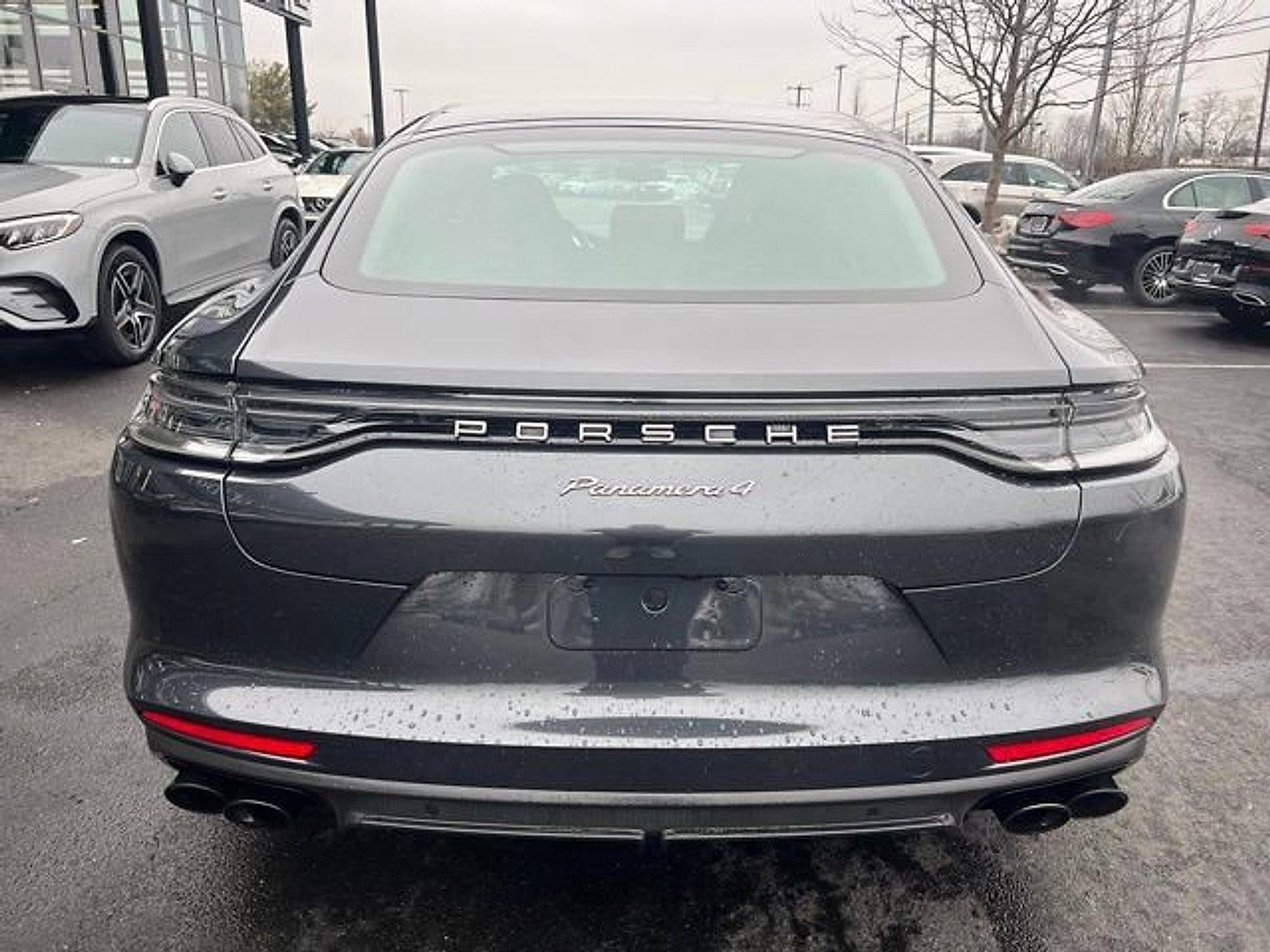 2022 Porsche Panamera RWD