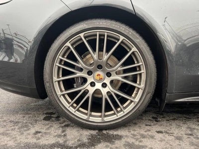 2022 Porsche Panamera RWD