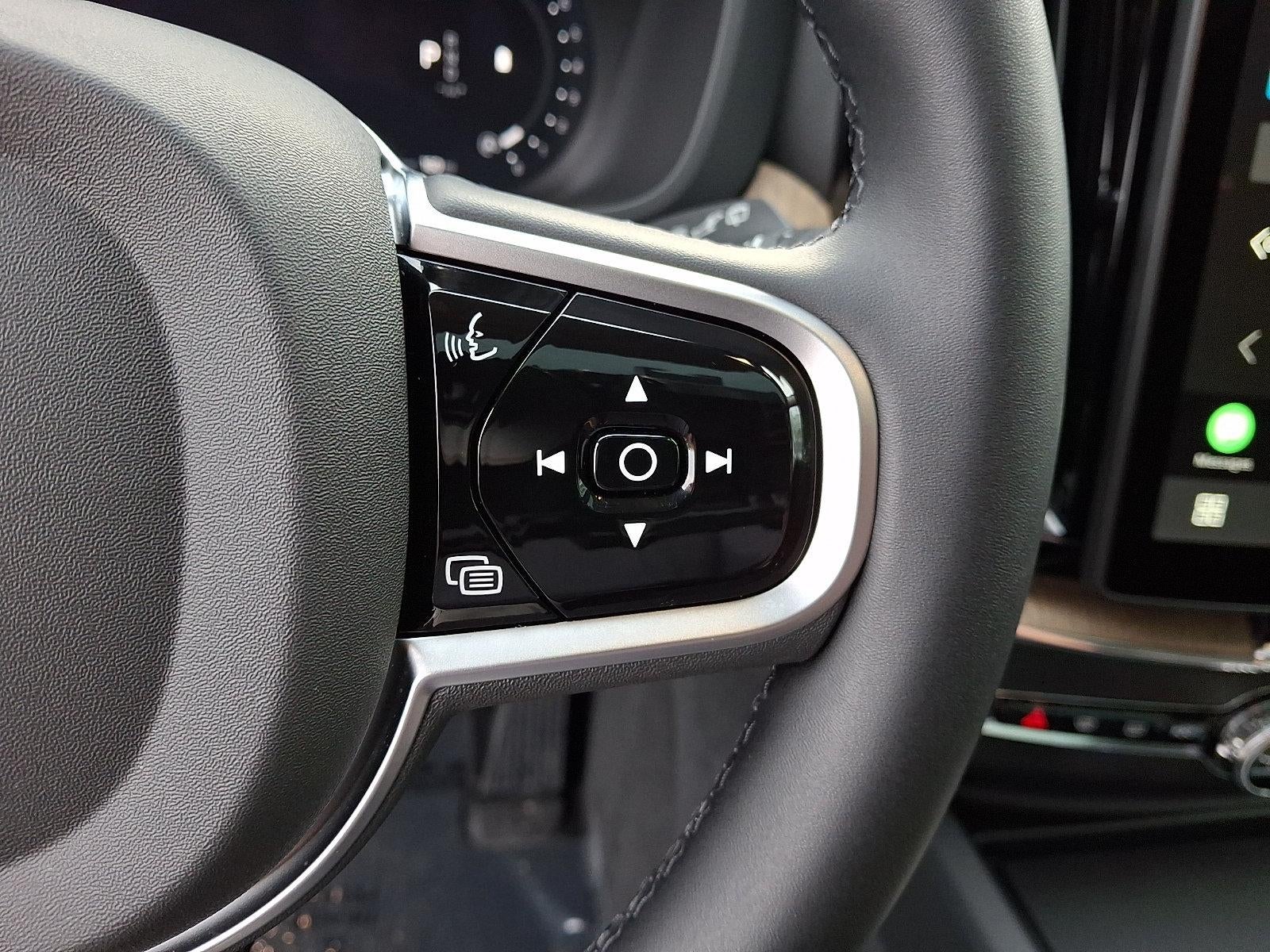 2026 Volvo XC60 B5 AWD Plus