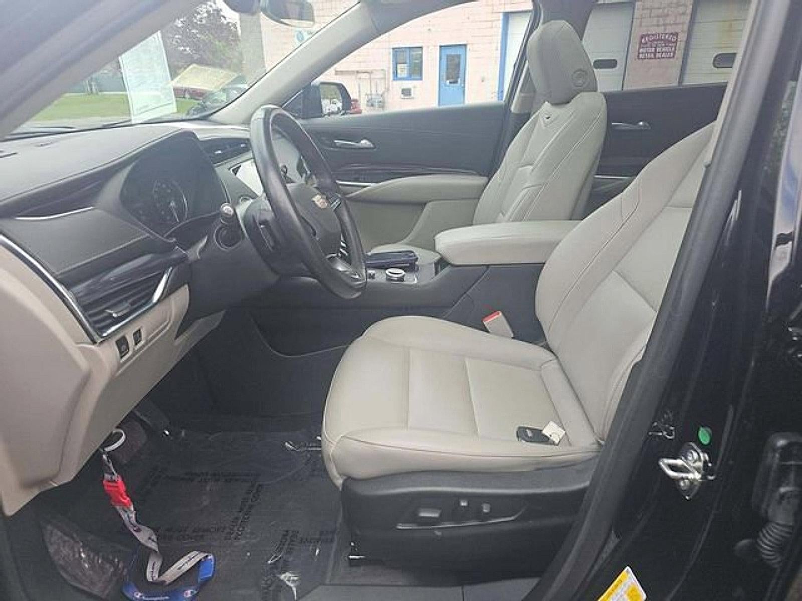 2023 Cadillac XT4 AWD 4dr Luxury
