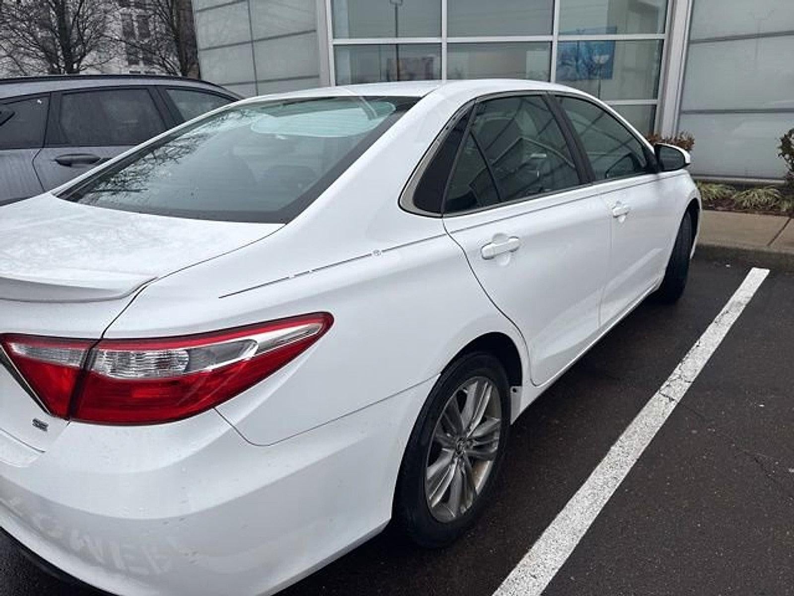 2015 Toyota Camry 4dr Sdn I4 Auto SE (SE)