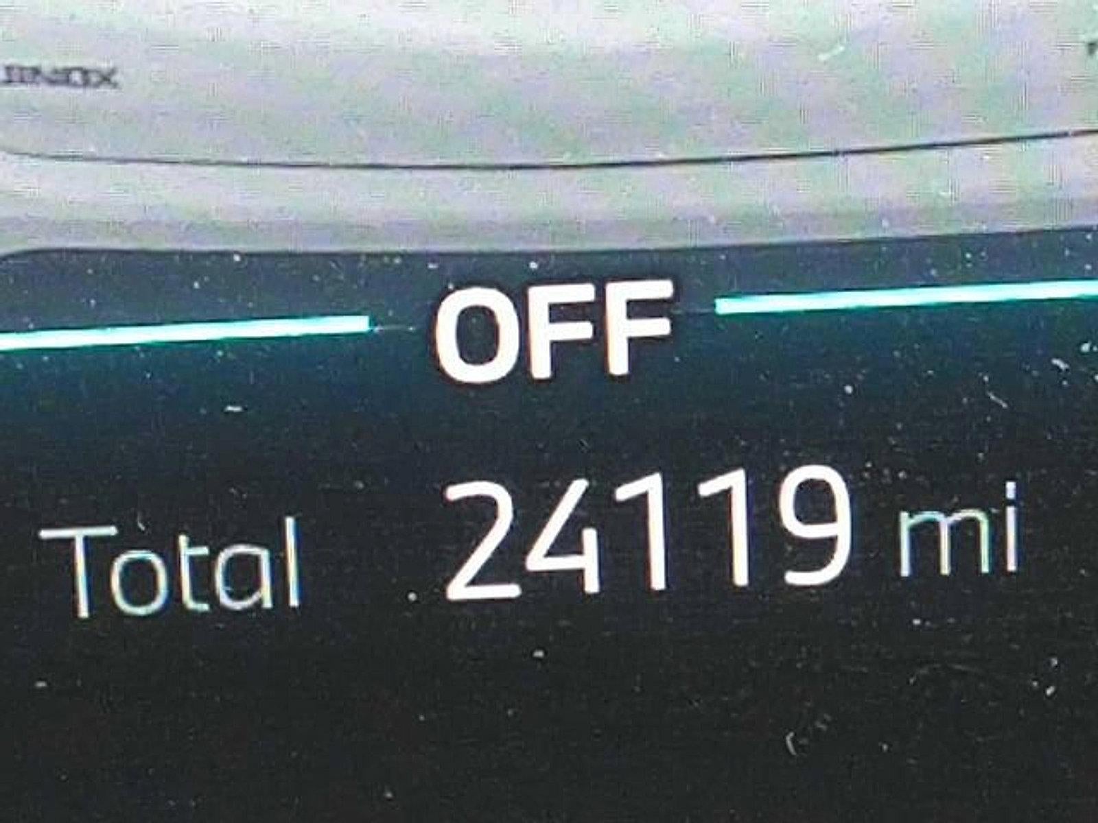 2025 BMW 740i xDrive Sedan