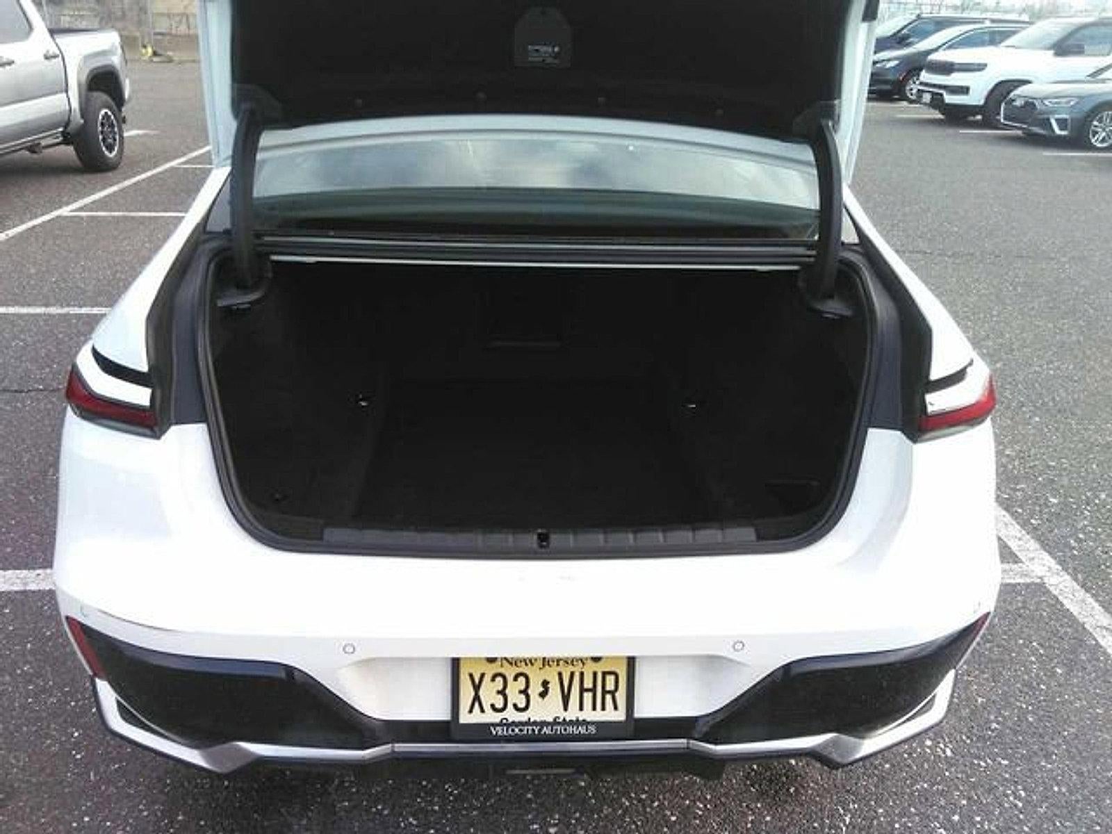 2025 BMW 740i xDrive Sedan