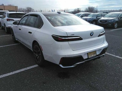 2025 BMW 740i xDrive Sedan