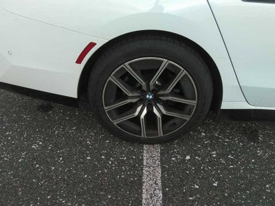 2025 BMW 740i xDrive Sedan