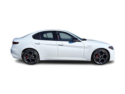 2022 Alfa Romeo Giulia Veloce AWD