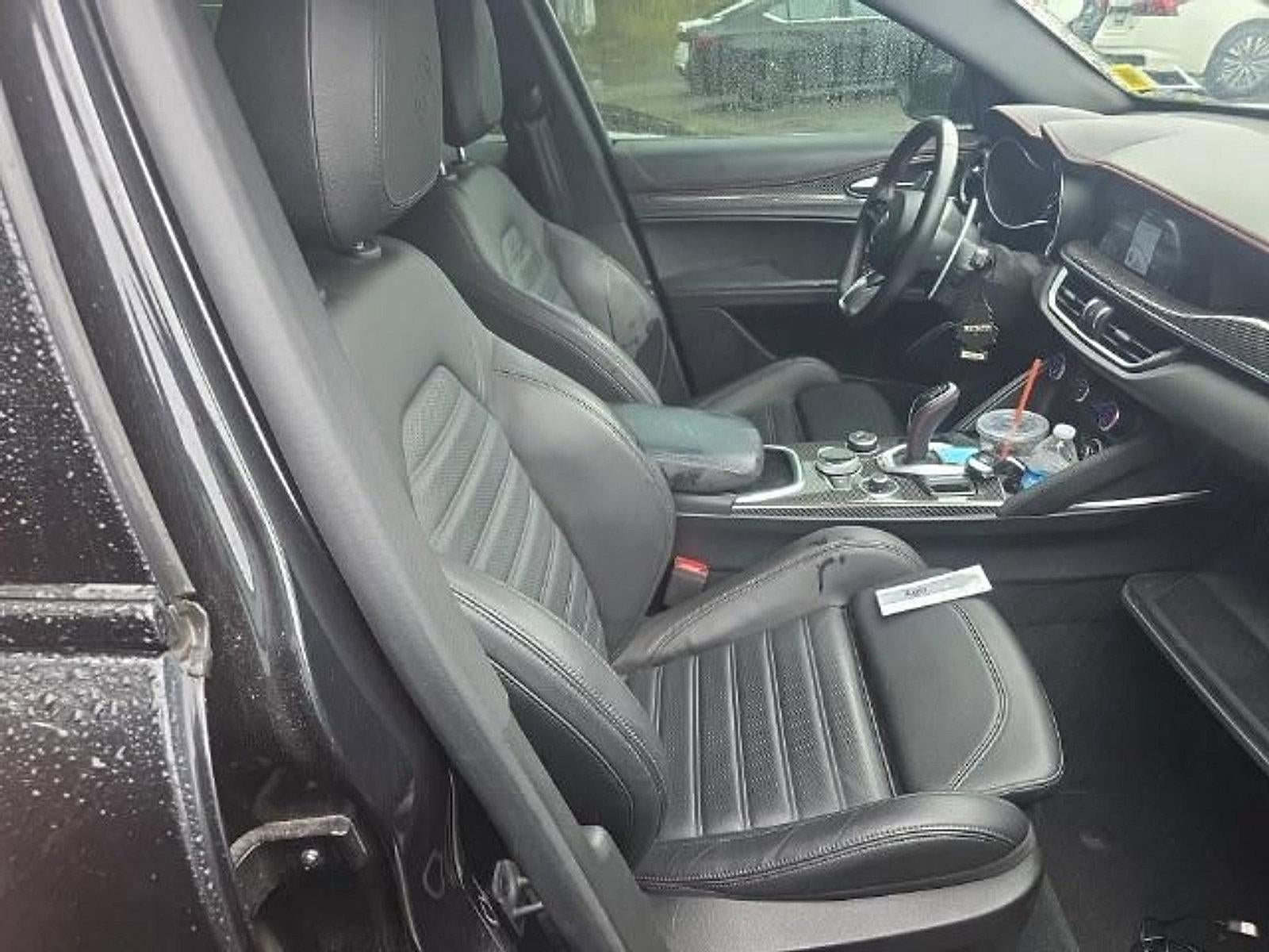 2023 Alfa Romeo Stelvio Estrema AWD