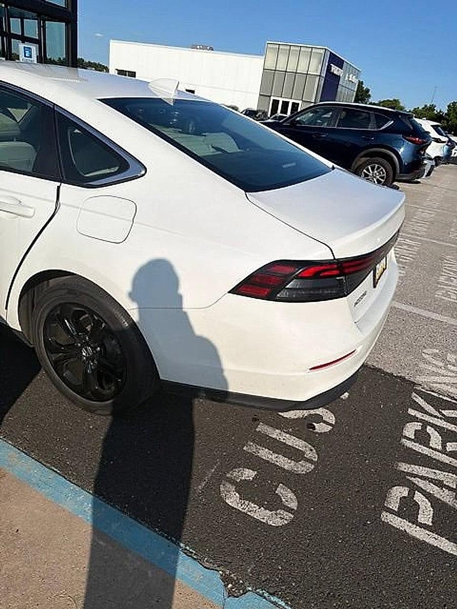 2023 Honda Accord Sedan LX CVT