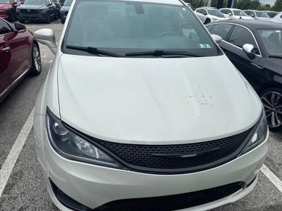 2020 Chrysler Pacifica Limited FWD