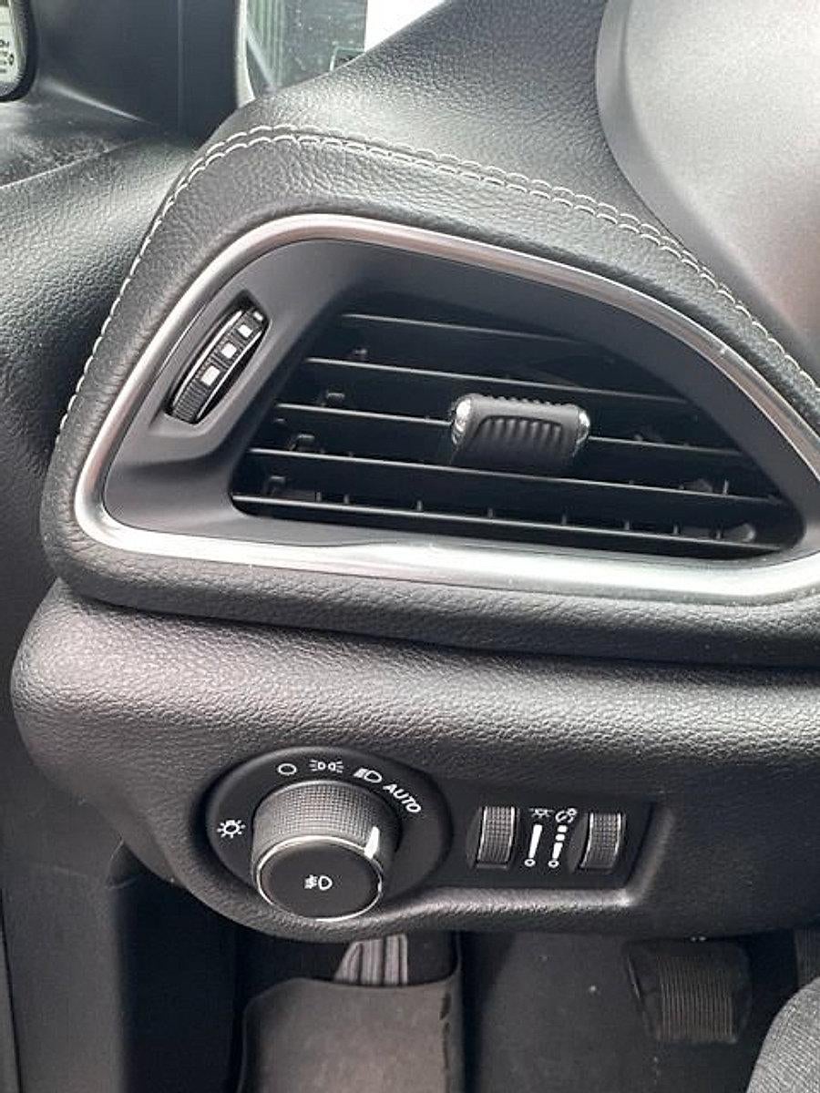 2020 Chrysler Pacifica Limited FWD