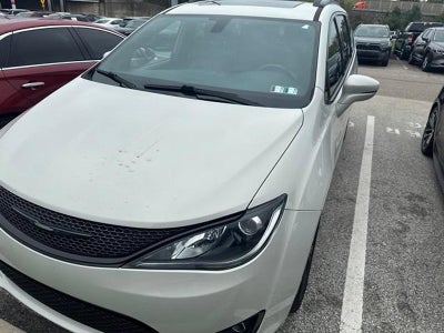 2020 Chrysler Pacifica Limited FWD