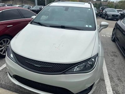 2020 Chrysler Pacifica Limited FWD