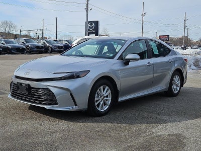 2025 Toyota Camry LE AWD (Natl)