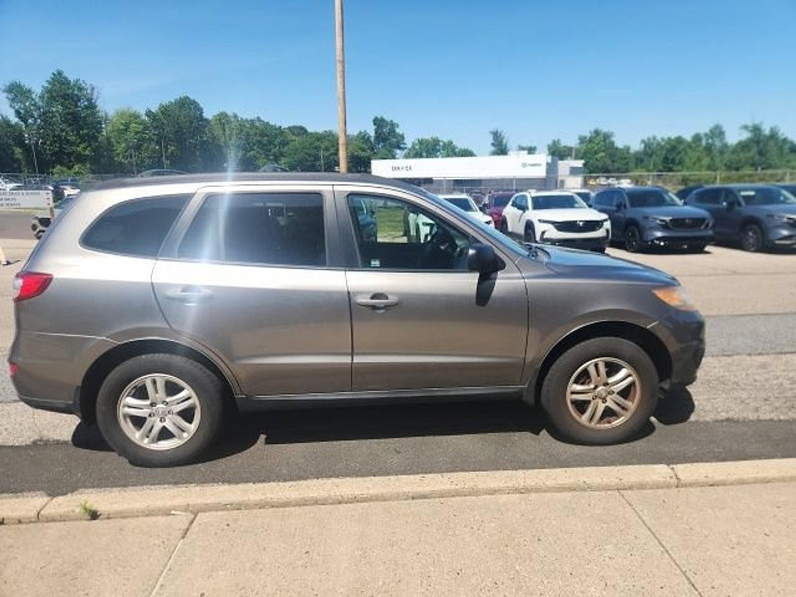2011 Hyundai SANTA FE FWD 4Dr I4 Auto GLS