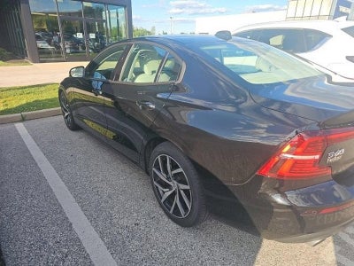 2020 Volvo S60 T6 AWD Momentum