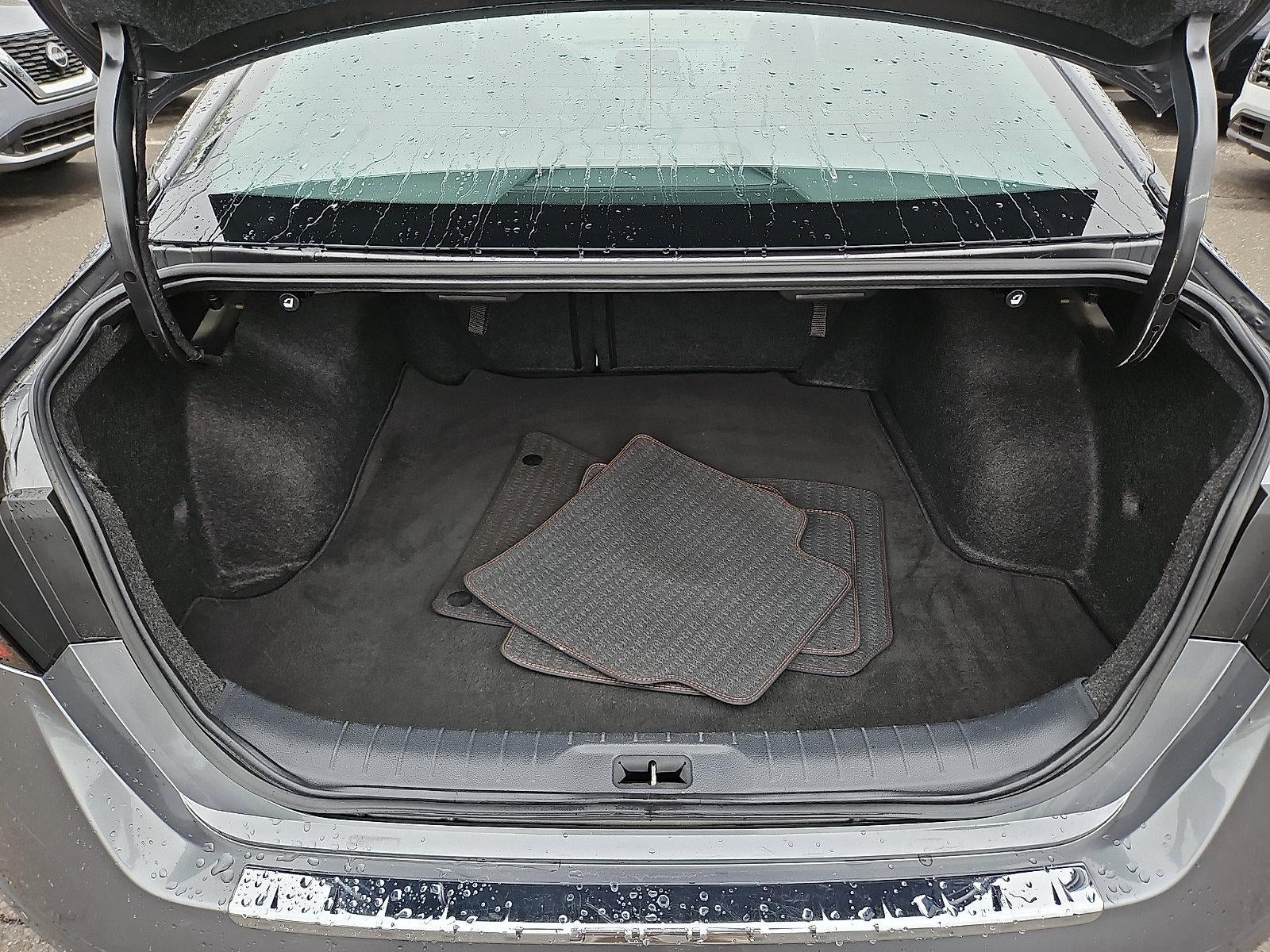 2022 Nissan Altima SR