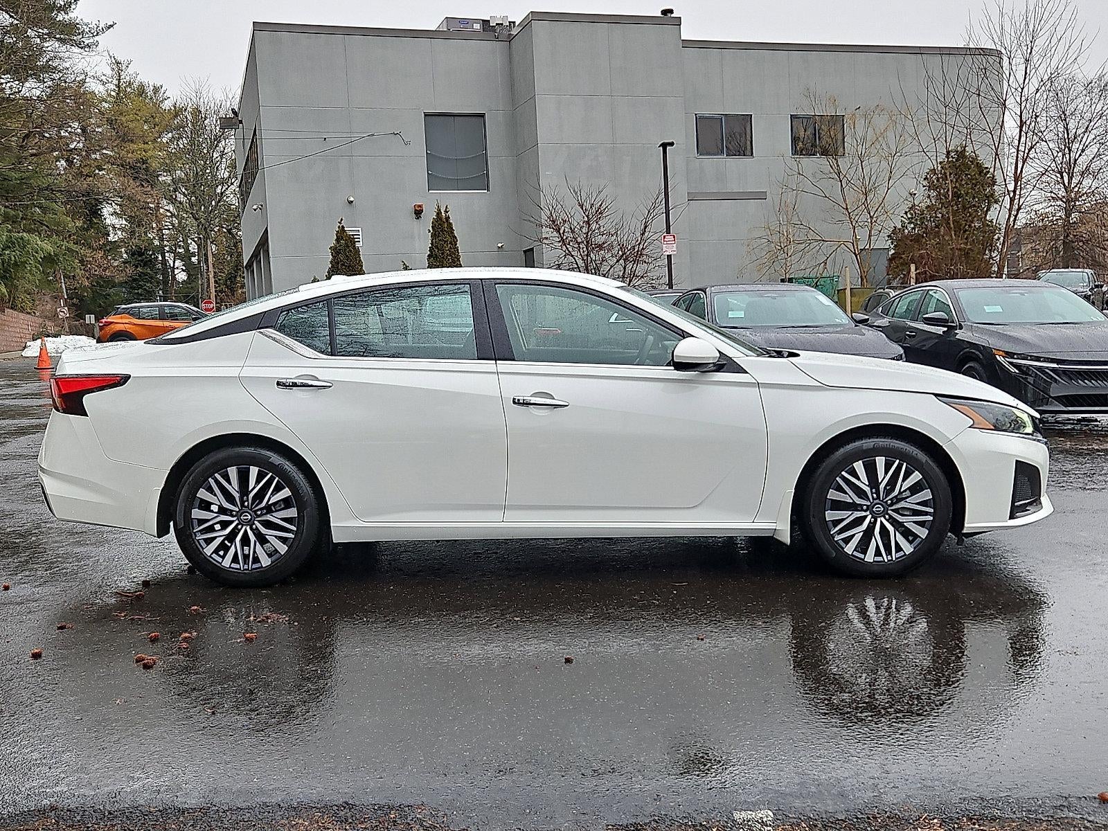 2023 Nissan Altima SV