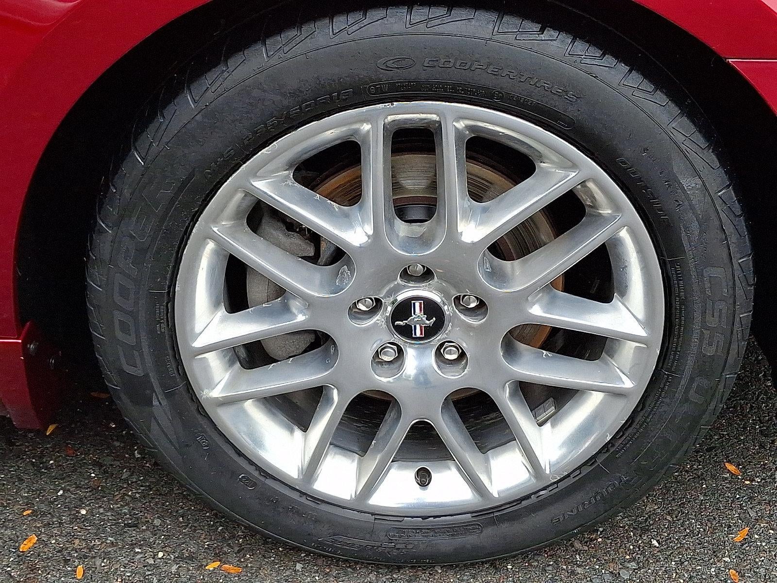 2014 Ford Mustang 2dr Cpe V6