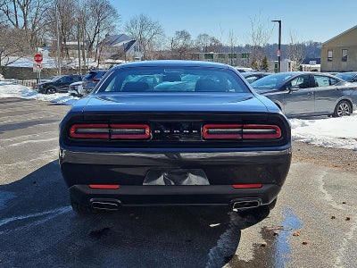 2016 Dodge Challenger 2dr Cpe SXT