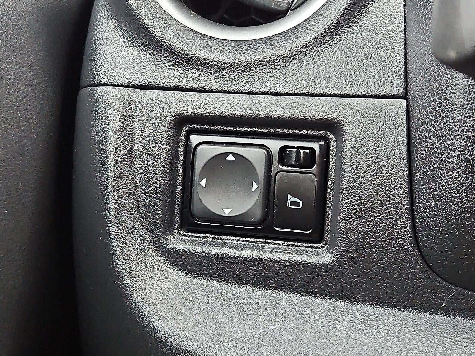 2014 Nissan Versa 4dr Sdn CVT 1.6 SV