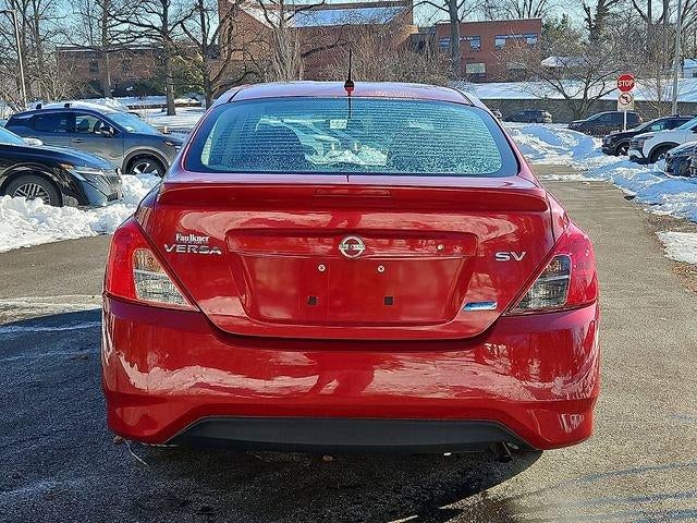 2015 Nissan Versa 4dr Sdn CVT 1.6 SV