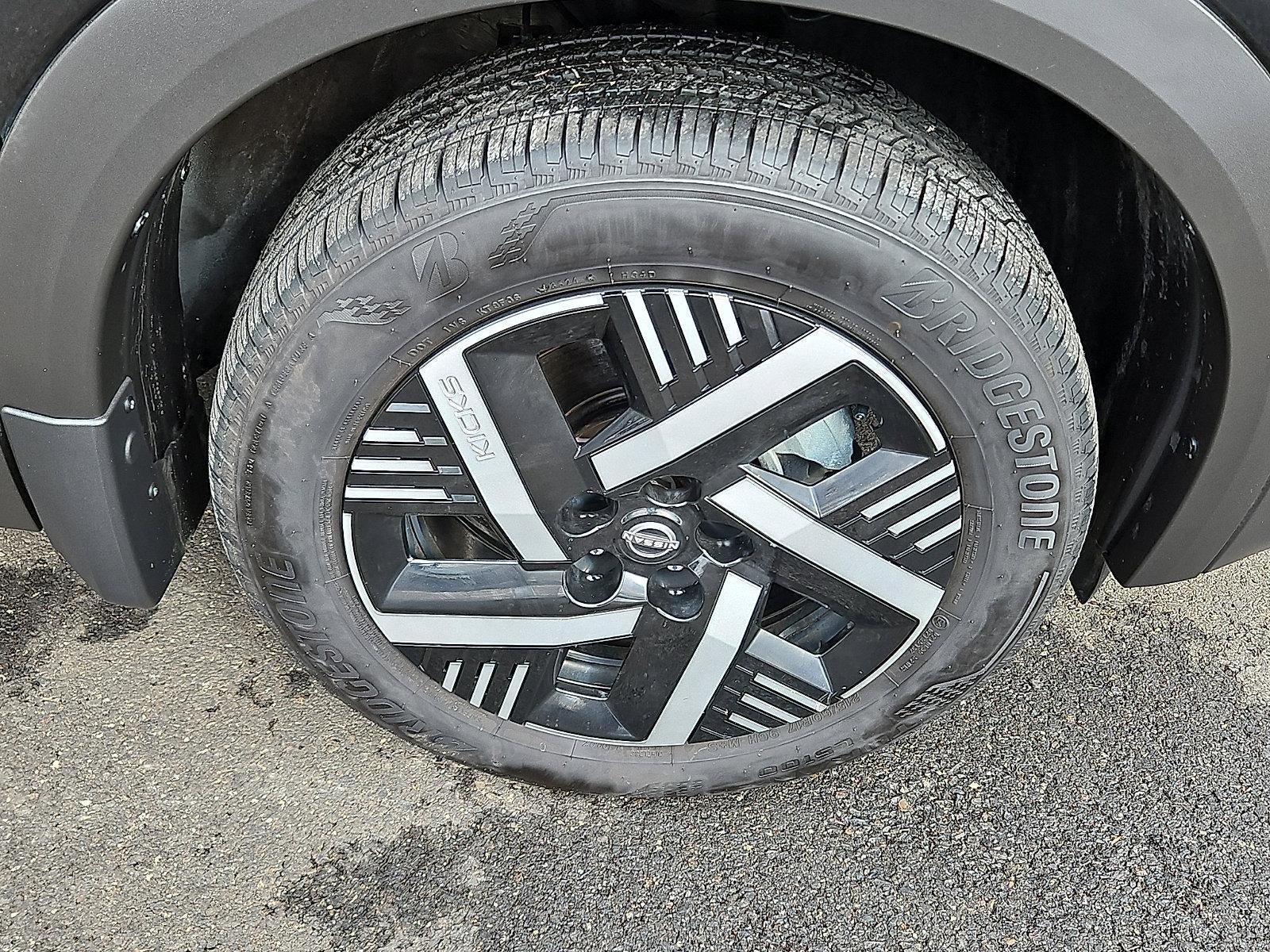 2025 Nissan Kicks SV