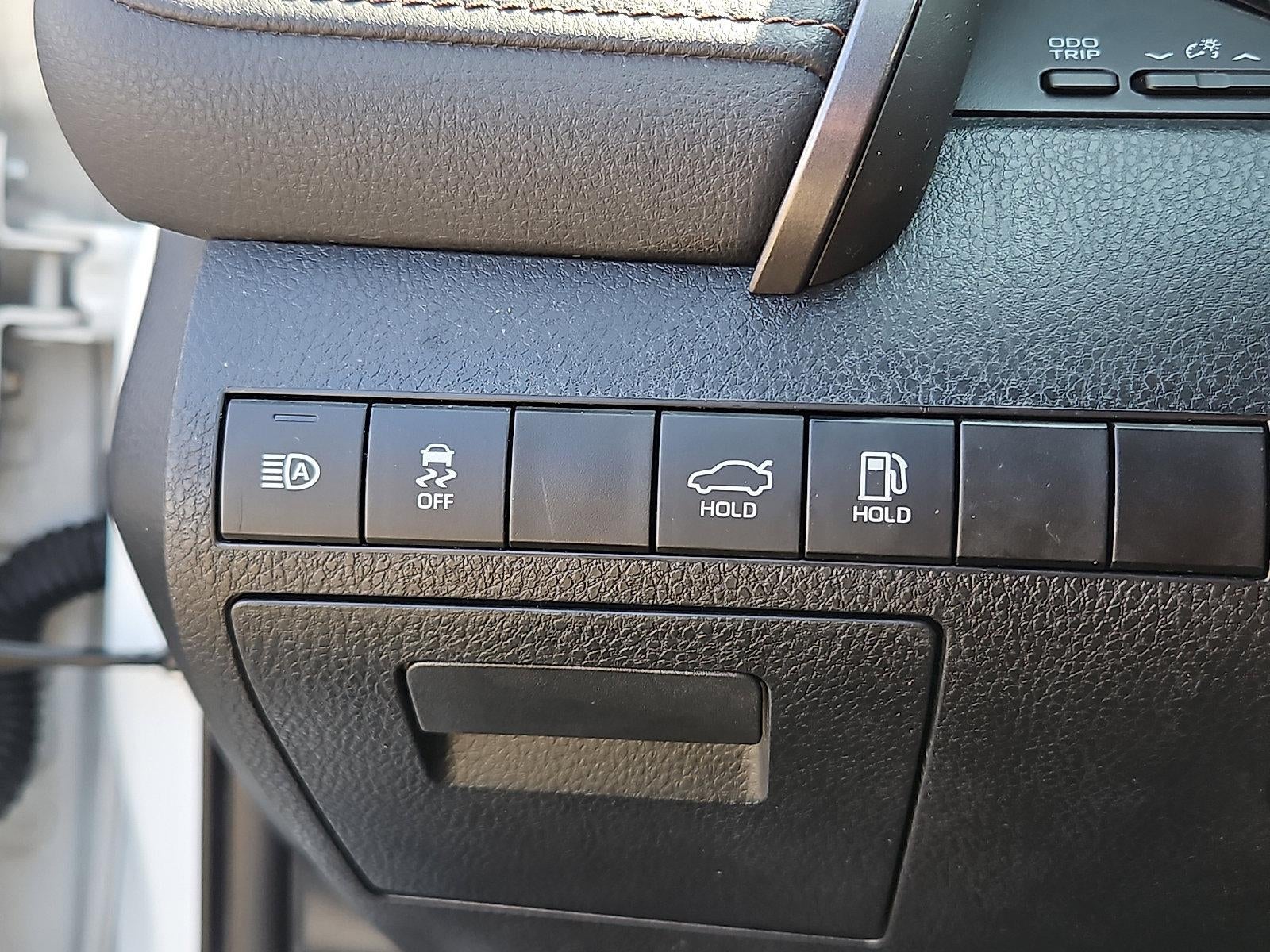 2019 Toyota Camry LE Auto (SE)