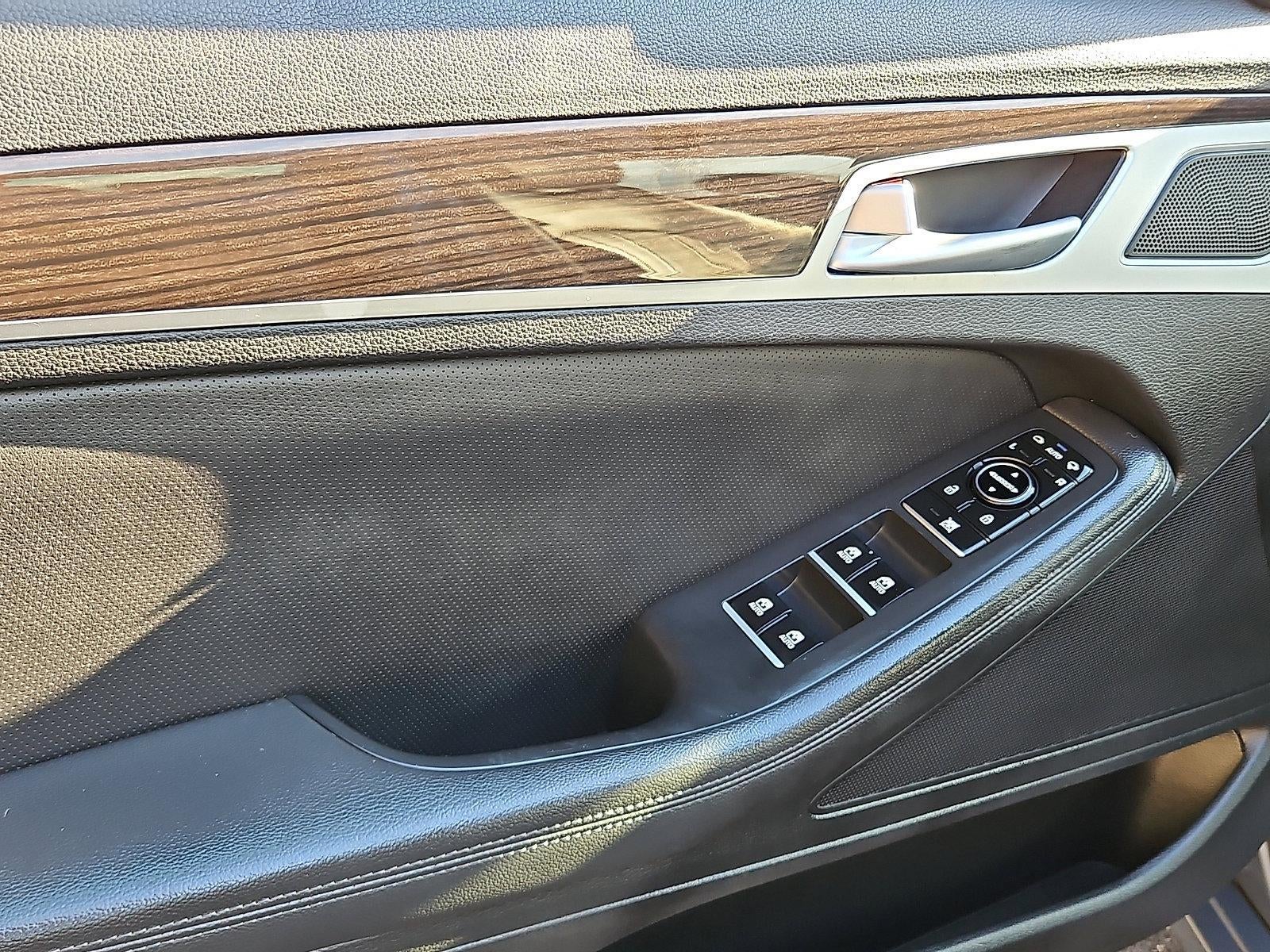 2016 Hyundai GENESIS 4Dr Sdn V6 3.8L AWD