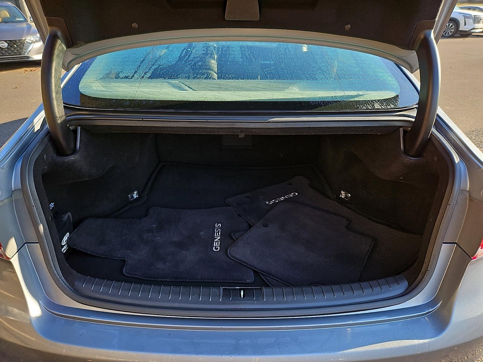 2016 Hyundai GENESIS 4Dr Sdn V6 3.8L AWD