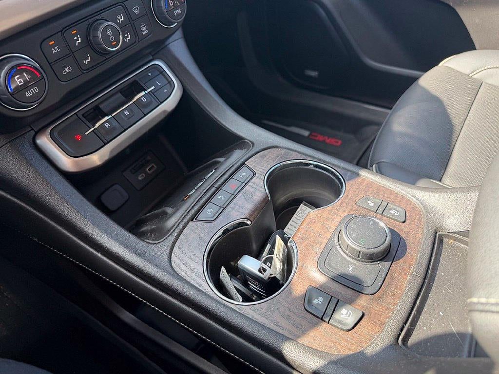 2023 GMC Acadia FWD Denali