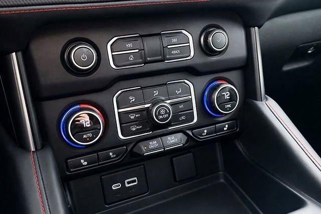 2021 Chevrolet Suburban 4WD RST