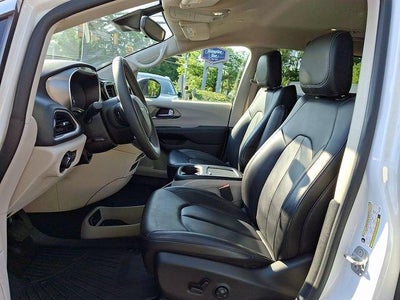 2023 Chrysler Pacifica Touring L FWD