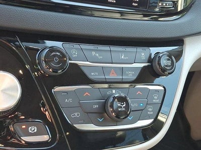 2023 Chrysler Pacifica Touring L FWD