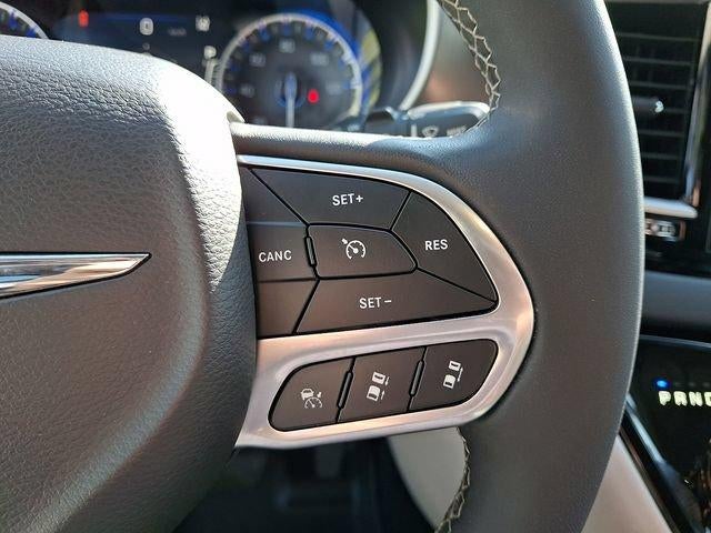 2023 Chrysler Pacifica Touring L FWD