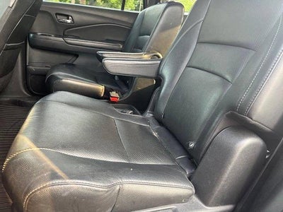 2016 Honda Pilot AWD 4dr Elite with DVD Rear Entertainment System and Navigation