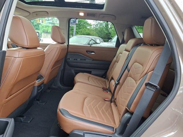 2024 Nissan Pathfinder Platinum 4WD