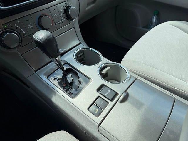 2013 Toyota Highlander 4WD 4dr V6 (Natl)