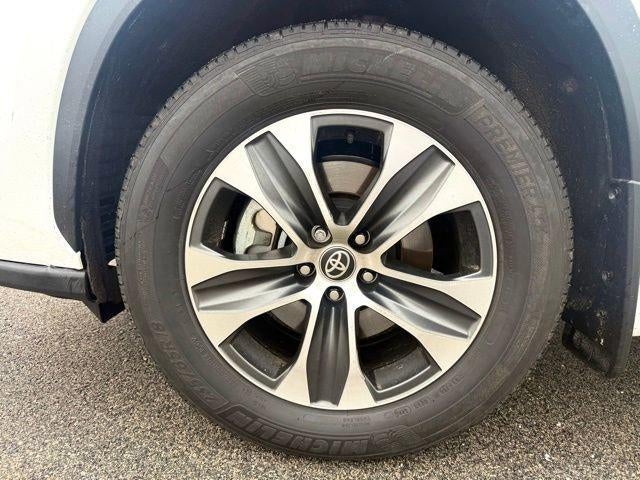 2025 Toyota Highlander XLE AWD (Natl)