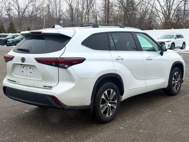 2025 Toyota Highlander XLE AWD (Natl)